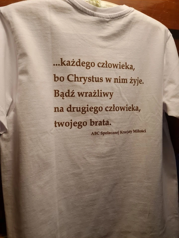 Koszulka z przesłaniem ABC Społecznej Krucjaty Miłości - obrazek 2